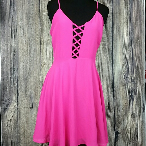 Rachael & Chloe Dresses & Skirts - HP 💕 Women's Rachael & Chloe Dress Hot Pink Lightweight Sz S